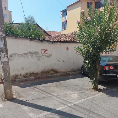 Апартаменты Fun House Serenity *