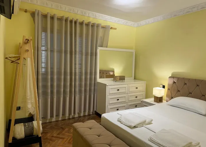 Apartment Fun House Serenity Tirana